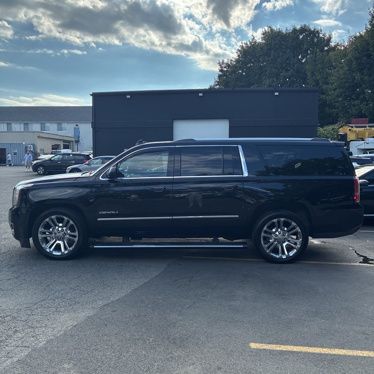 2016 GMC Yukon Image 1