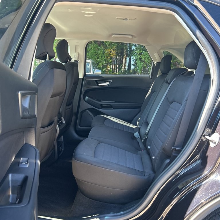 2019 Ford Edge Image 12