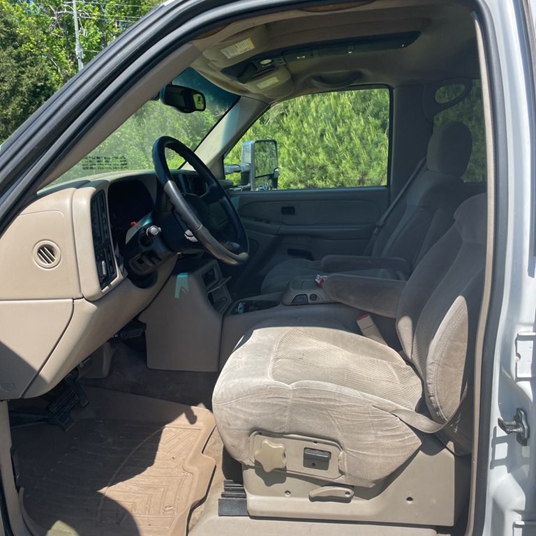 2002 Chevrolet Silverado 1500 Image 11