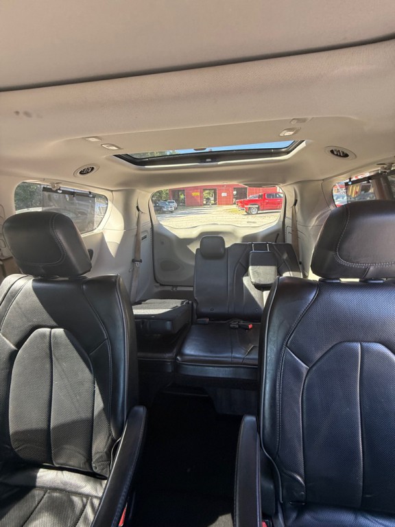 2017 Chrysler Pacifica Image 10
