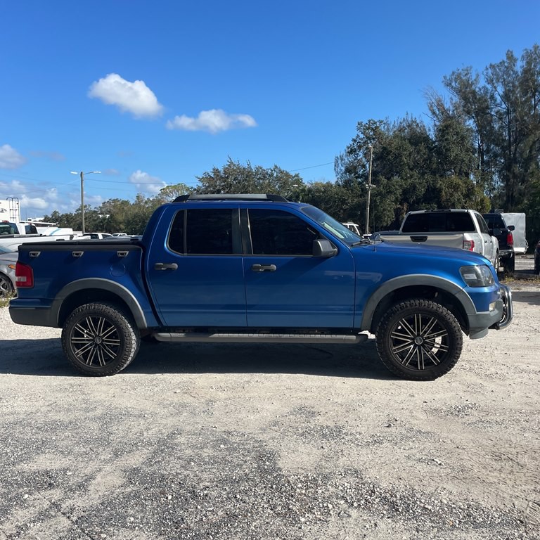 2010 Ford Explorer Image 1