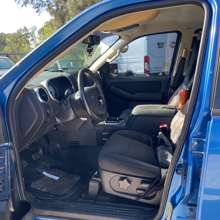 2010 Ford Explorer Image 10