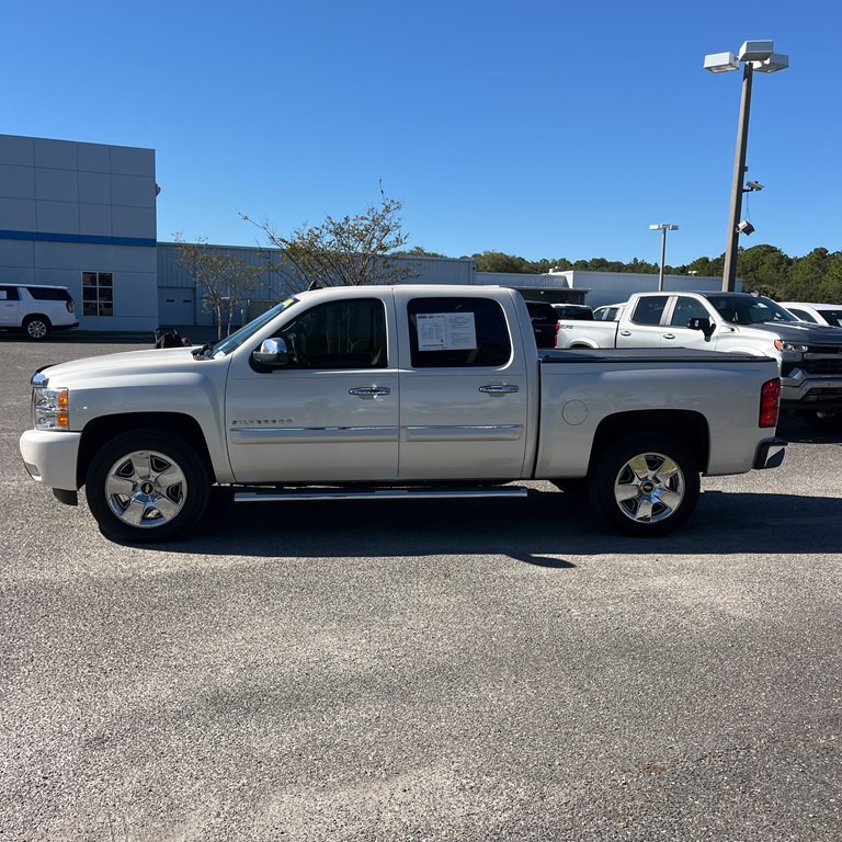 2011 Chevrolet Silverado 1500 Image 1