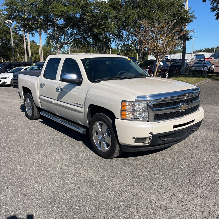 2011 Chevrolet Silverado 1500 Image 3