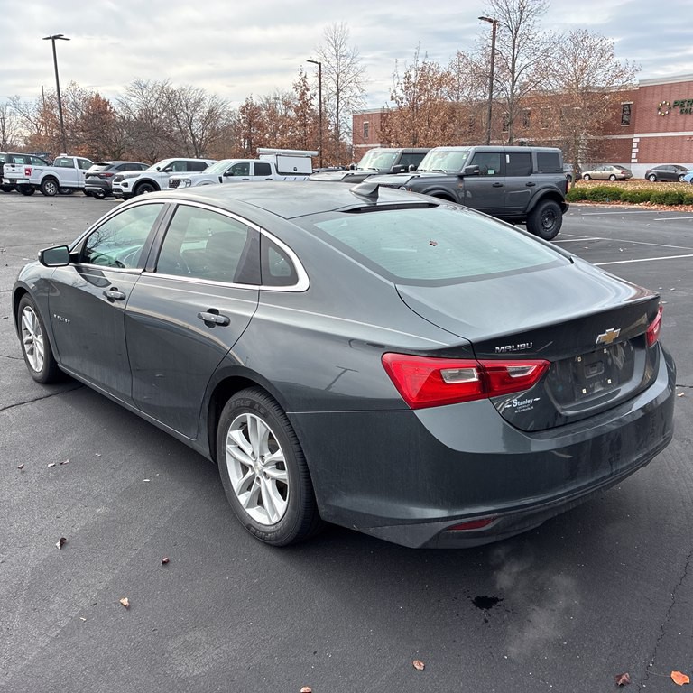 2018 Chevrolet Malibu Image 3