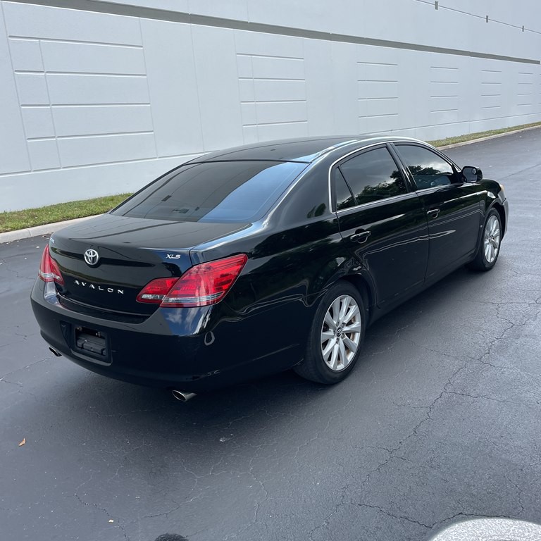 2008 Toyota Avalon Image 2