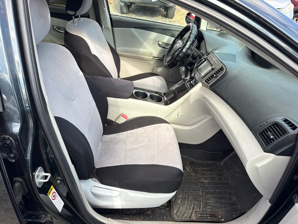 2013 Toyota Venza Image 2