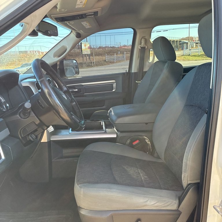 2015 RAM 2500 Image 16