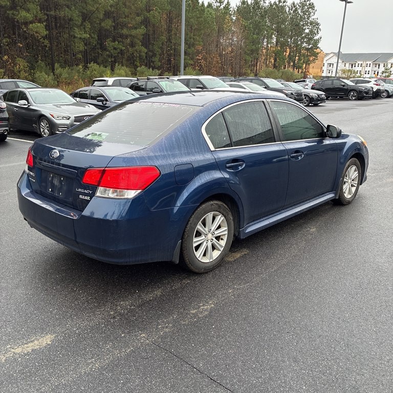 2011 Subaru Legacy Image 1