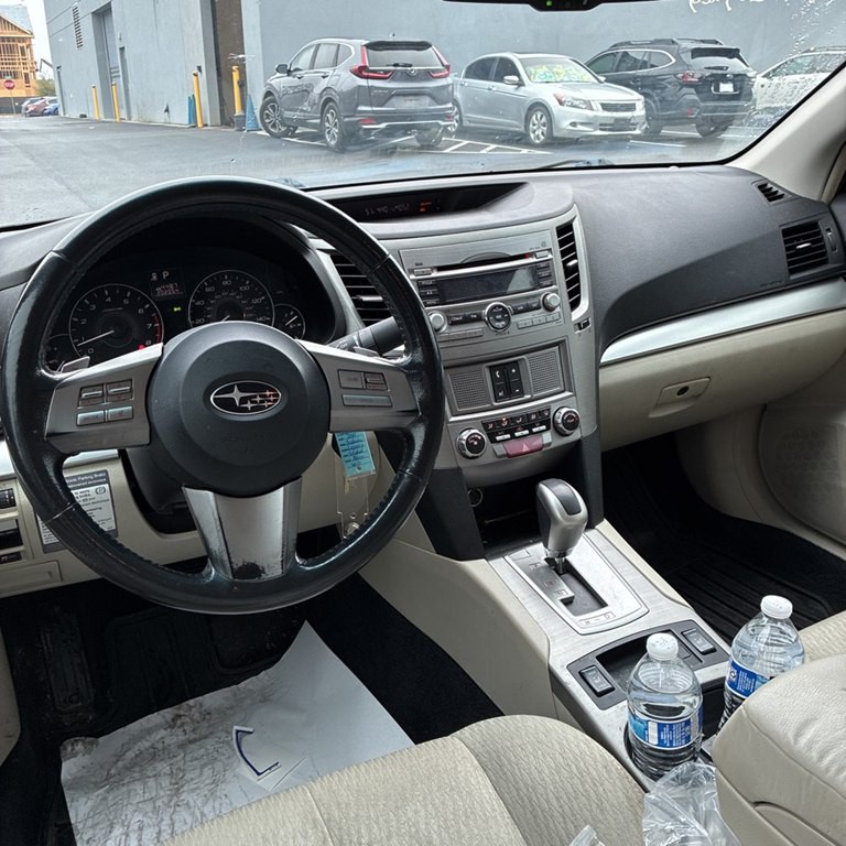 2011 Subaru Legacy Image 10