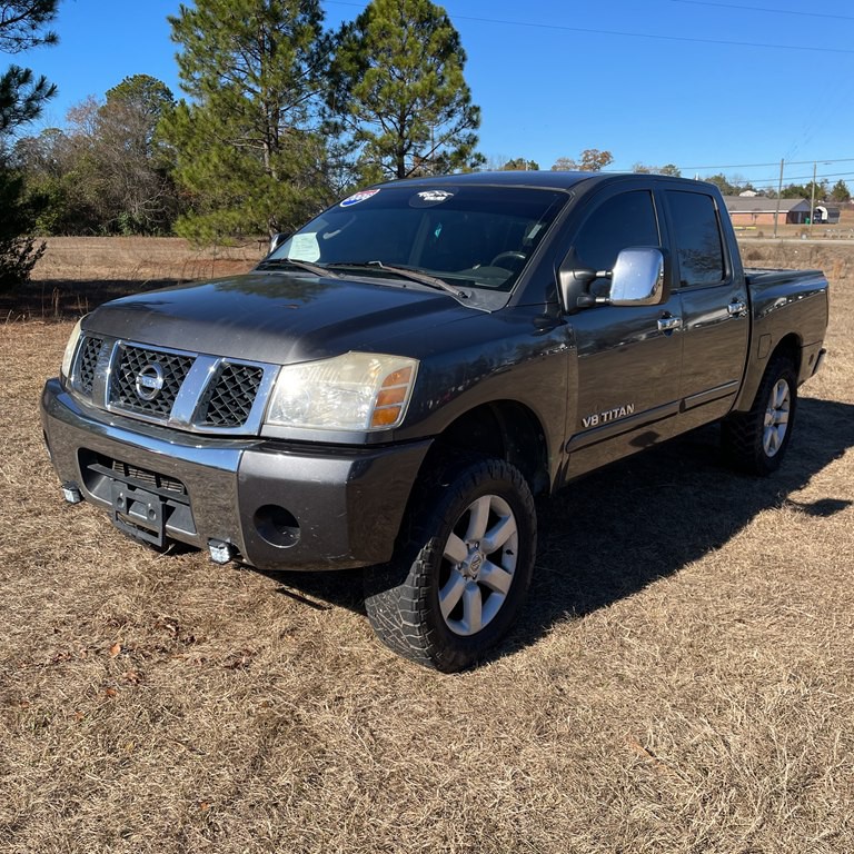 2005 Nissan Titan Image 3