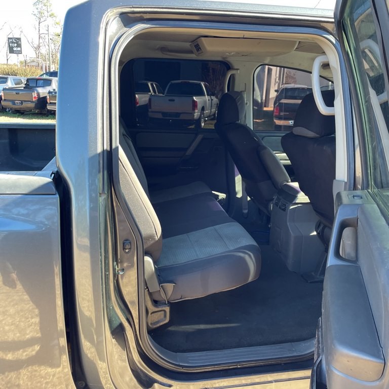2005 Nissan Titan Image 8