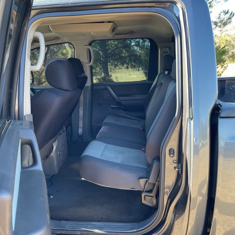 2005 Nissan Titan Image 9