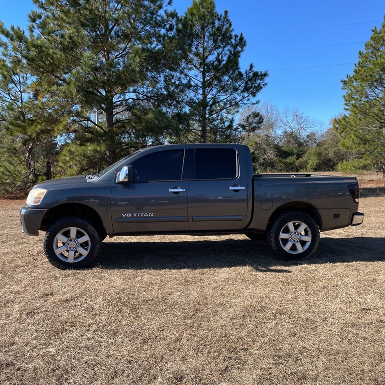 2005 Nissan Titan Image 13