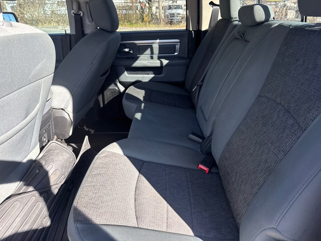 2015 RAM 1500 Image 3