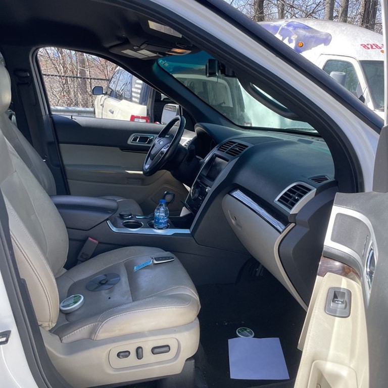 2013 Ford Explorer Image 9