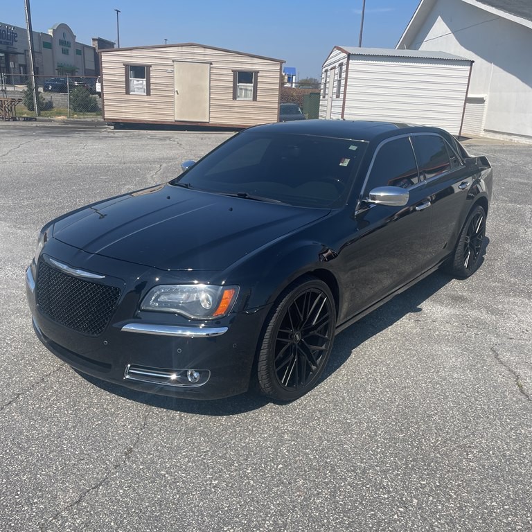 2012 Chrysler 300 Image 12