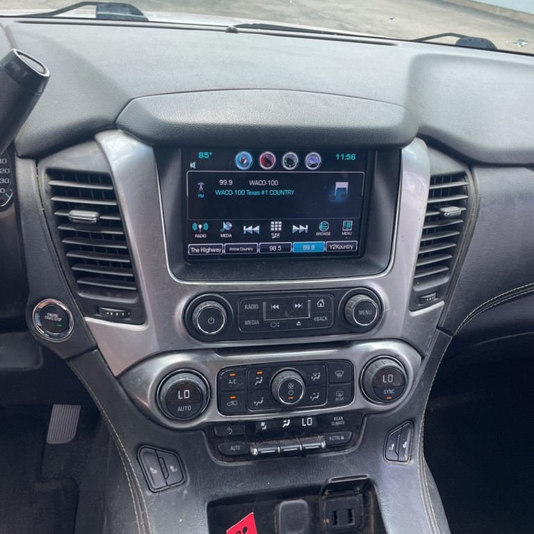 2016 Chevrolet Suburban Image 3