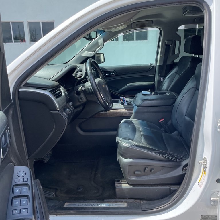 2016 Chevrolet Suburban Image 6