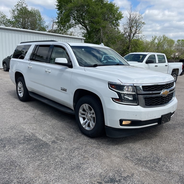 2016 Chevrolet Suburban Image 8