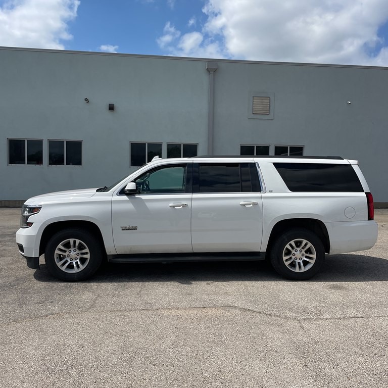 2016 Chevrolet Suburban Image 12