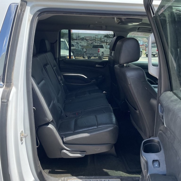 2016 Chevrolet Suburban Image 16
