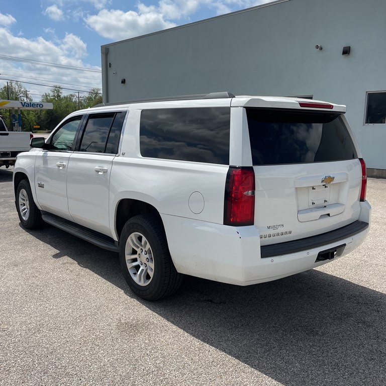 2016 Chevrolet Suburban Image 17