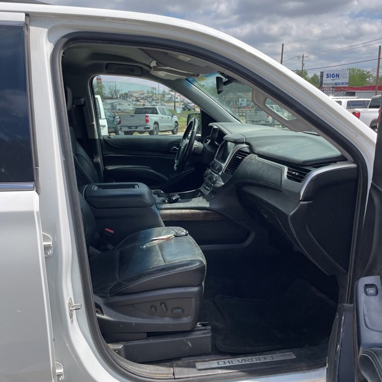 2016 Chevrolet Suburban Image 18