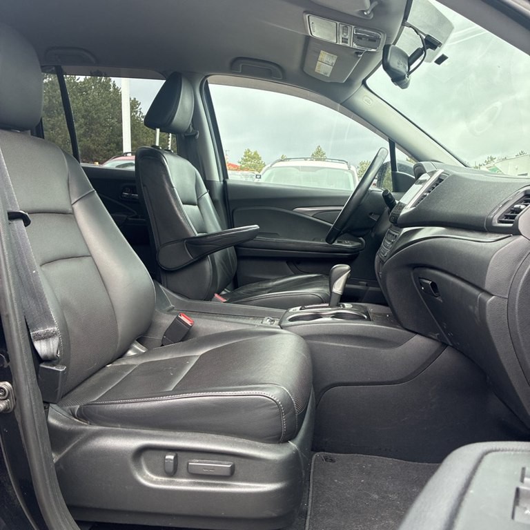 2017 Honda Ridgeline Image 3