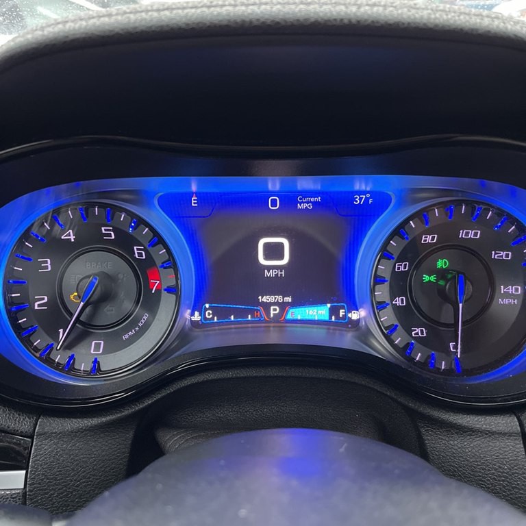 2019 Chrysler 300 Image 3