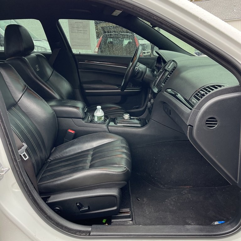 2019 Chrysler 300 Image 5