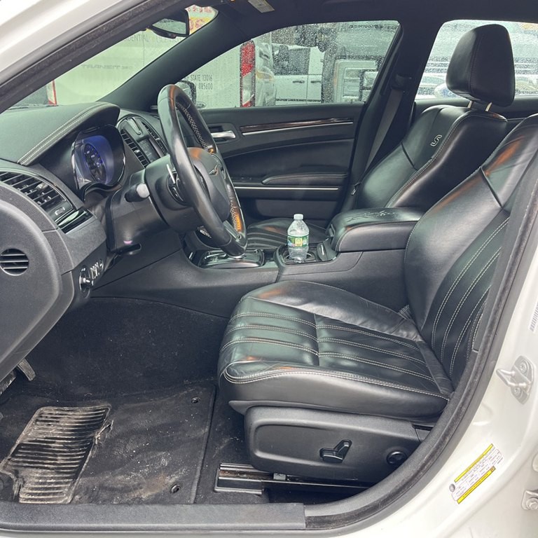 2019 Chrysler 300 Image 7