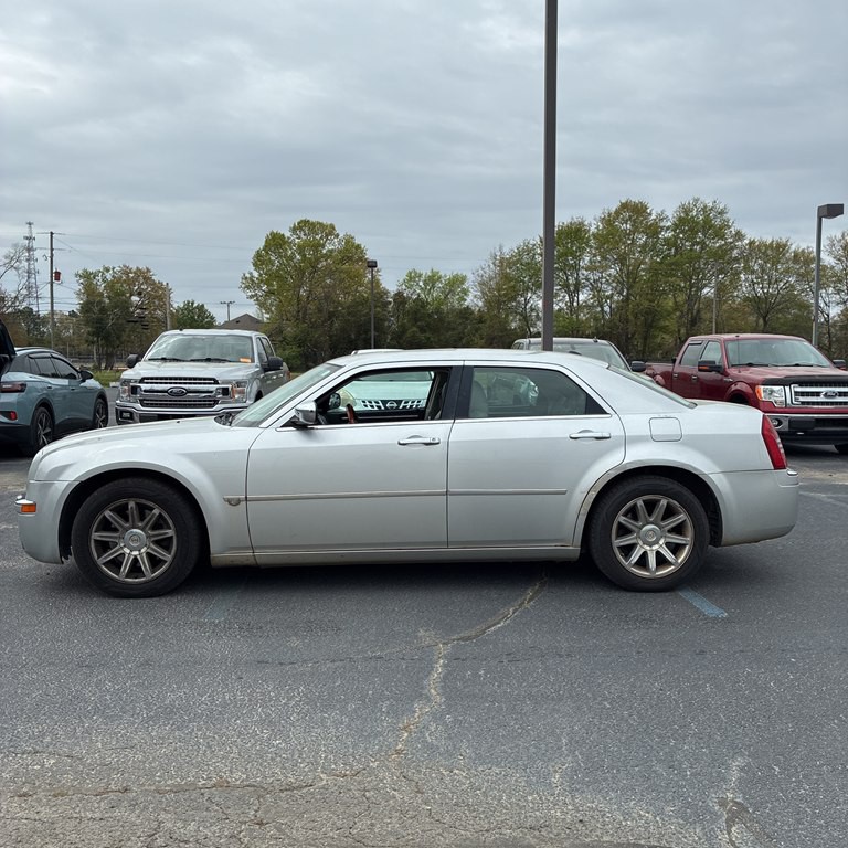 2006 Chrysler 300 Image 4