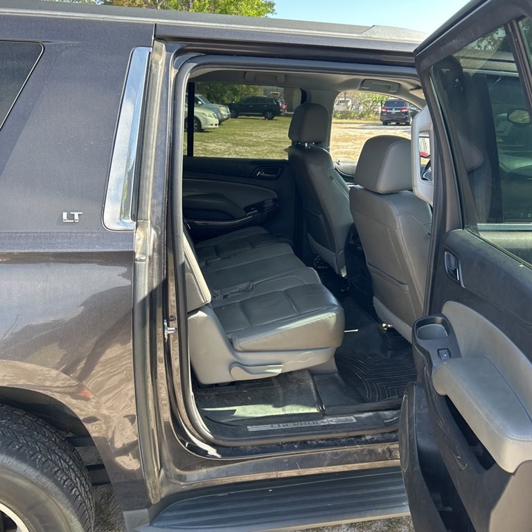 2016 Chevrolet Suburban Image 4