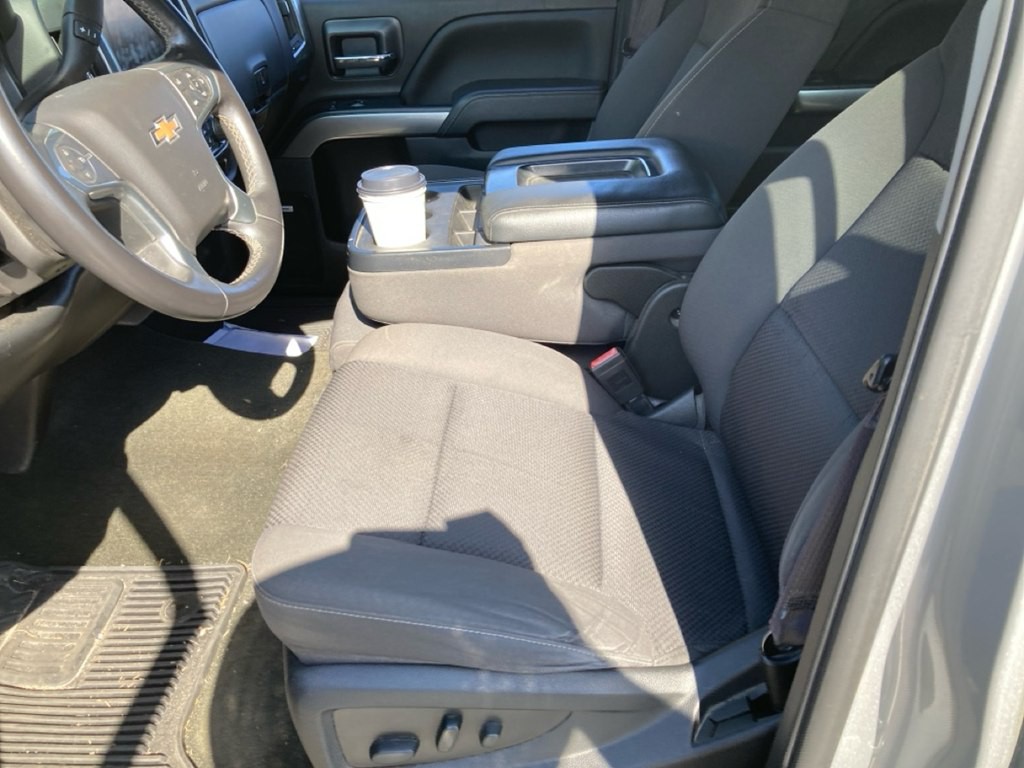 2017 Chevrolet Silverado 1500 Image 2