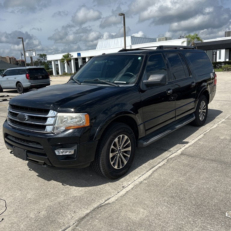 2017 Ford Expedition Image 2