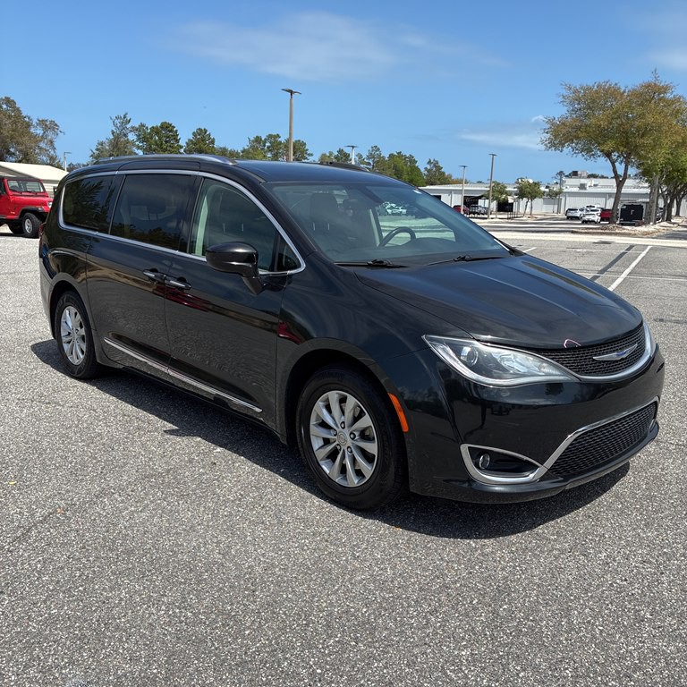 2019 Chrysler Pacifica Image 3