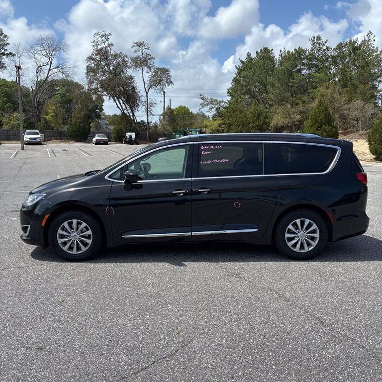 2019 Chrysler Pacifica Image 4