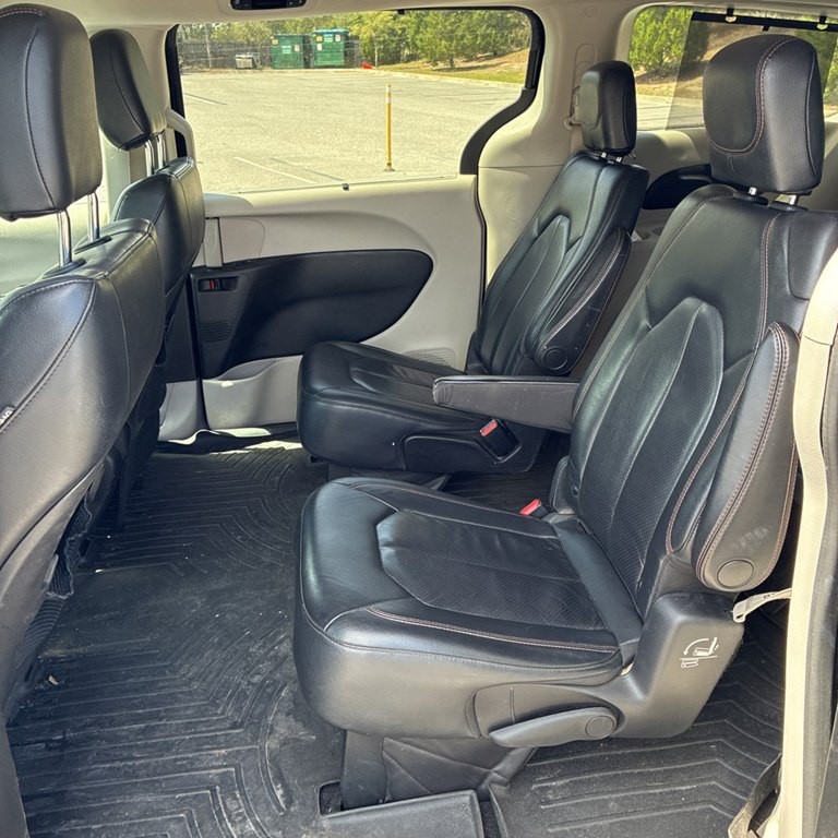 2019 Chrysler Pacifica Image 10