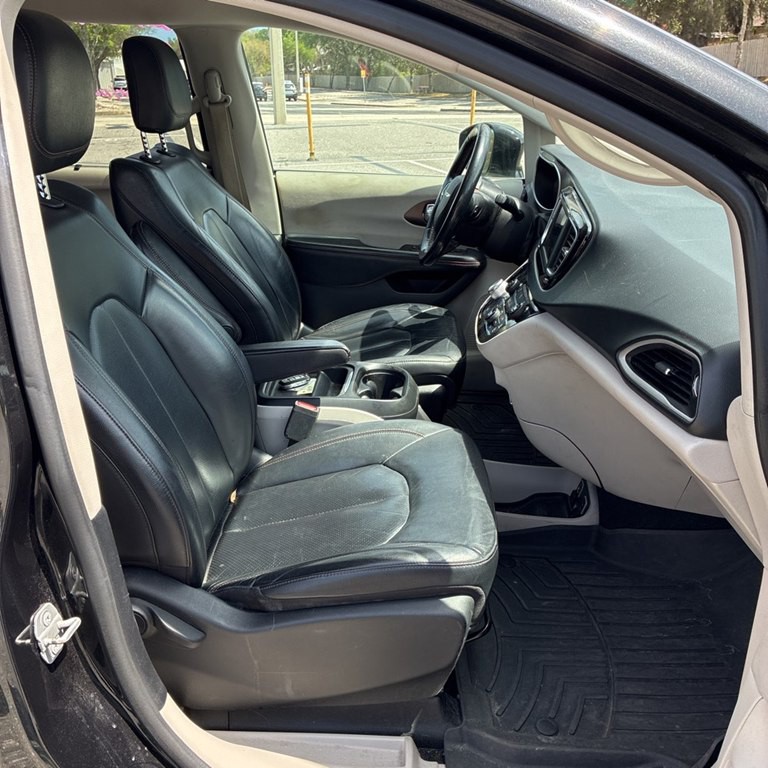 2019 Chrysler Pacifica Image 15