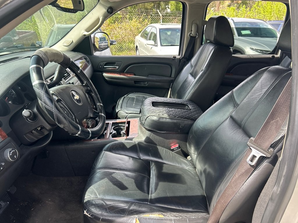 2008 Chevrolet Avalanche Image 3