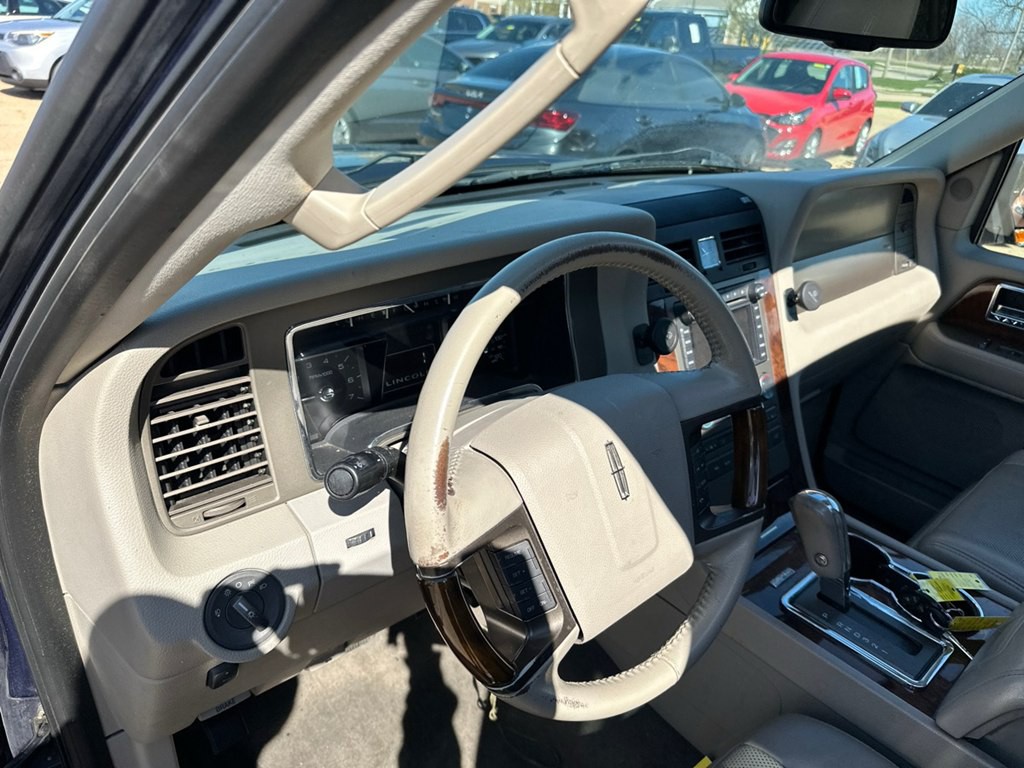 2013 Lincoln Navigator Image 4