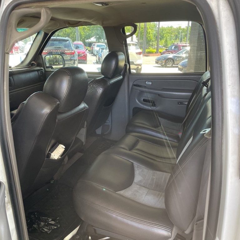 2005 Chevrolet Avalanche Image 5