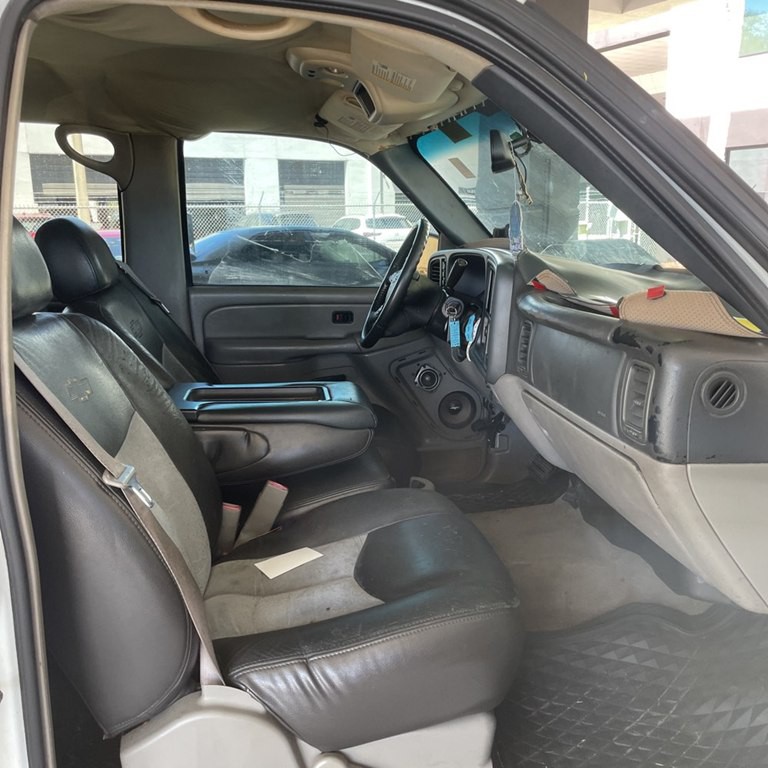 2005 Chevrolet Avalanche Image 6