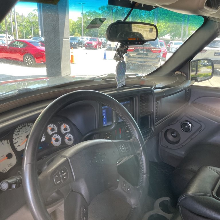 2005 Chevrolet Avalanche Image 7