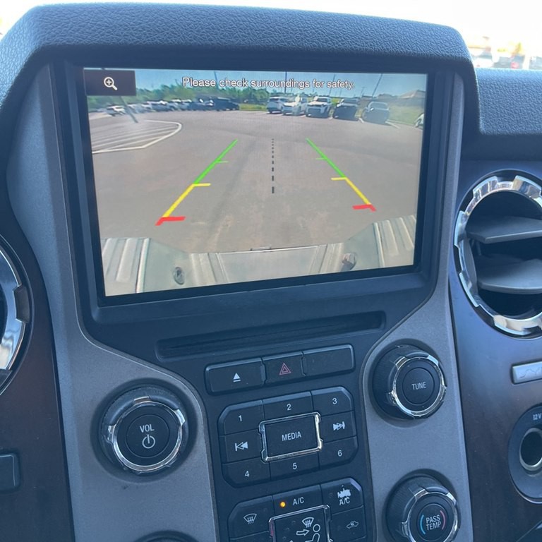 2015 Ford F-250 Image 9