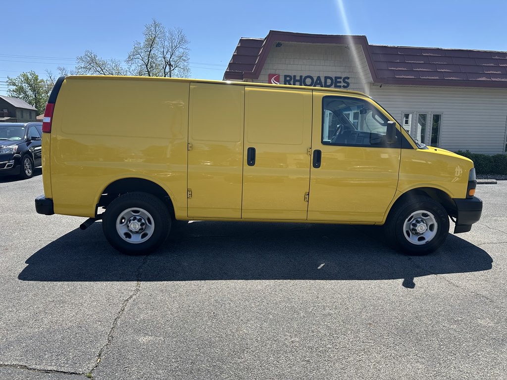 2022 Chevrolet Express Image 6