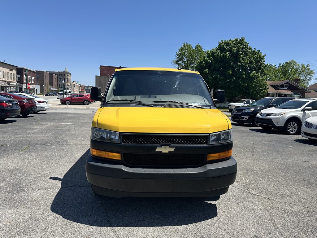 2022 Chevrolet Express Image 8