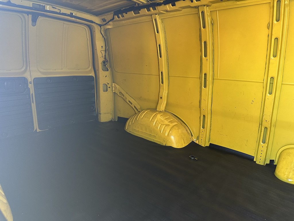2022 Chevrolet Express Image 11