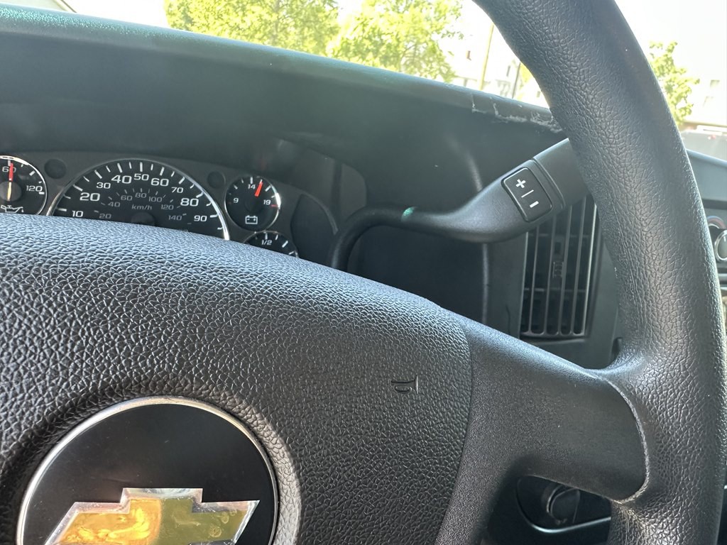 2022 Chevrolet Express Image 20